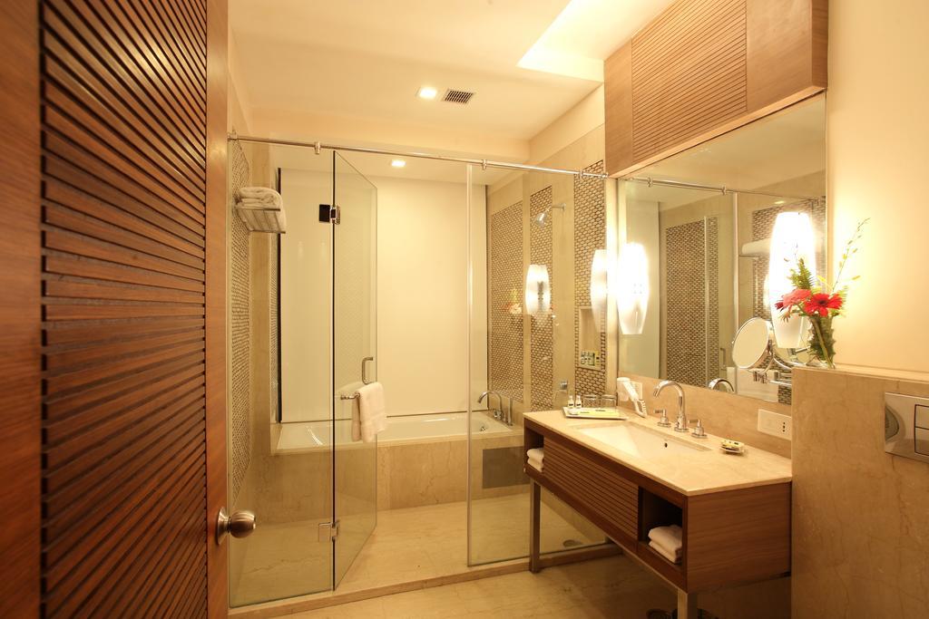 Oodles Hotel New Delhi Exterior photo