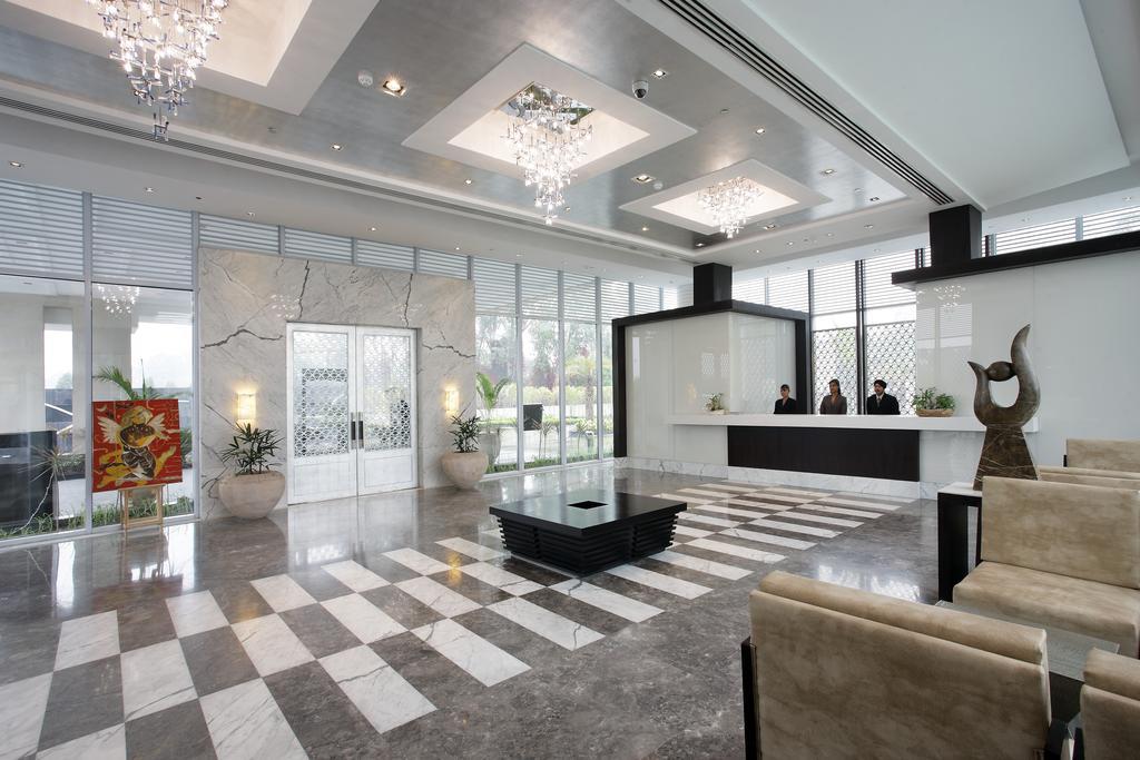 Oodles Hotel New Delhi Exterior photo