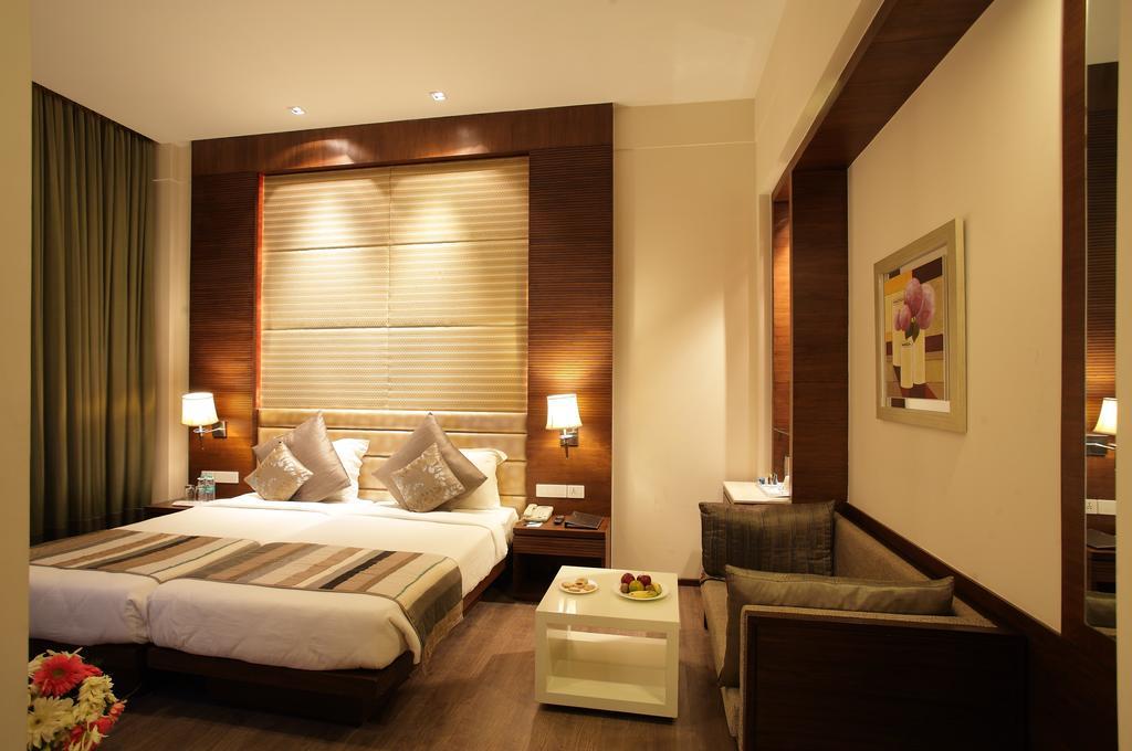 Oodles Hotel New Delhi Exterior photo