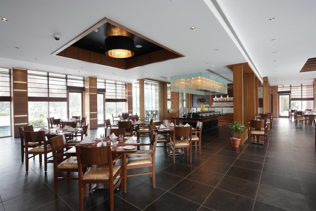 Oodles Hotel New Delhi Exterior photo